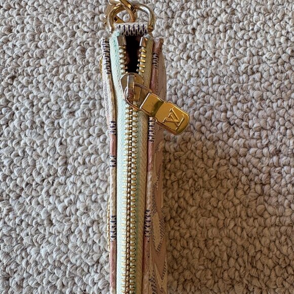 Louis Vuitton Damier Azur Pochette - Picture 3 of 14